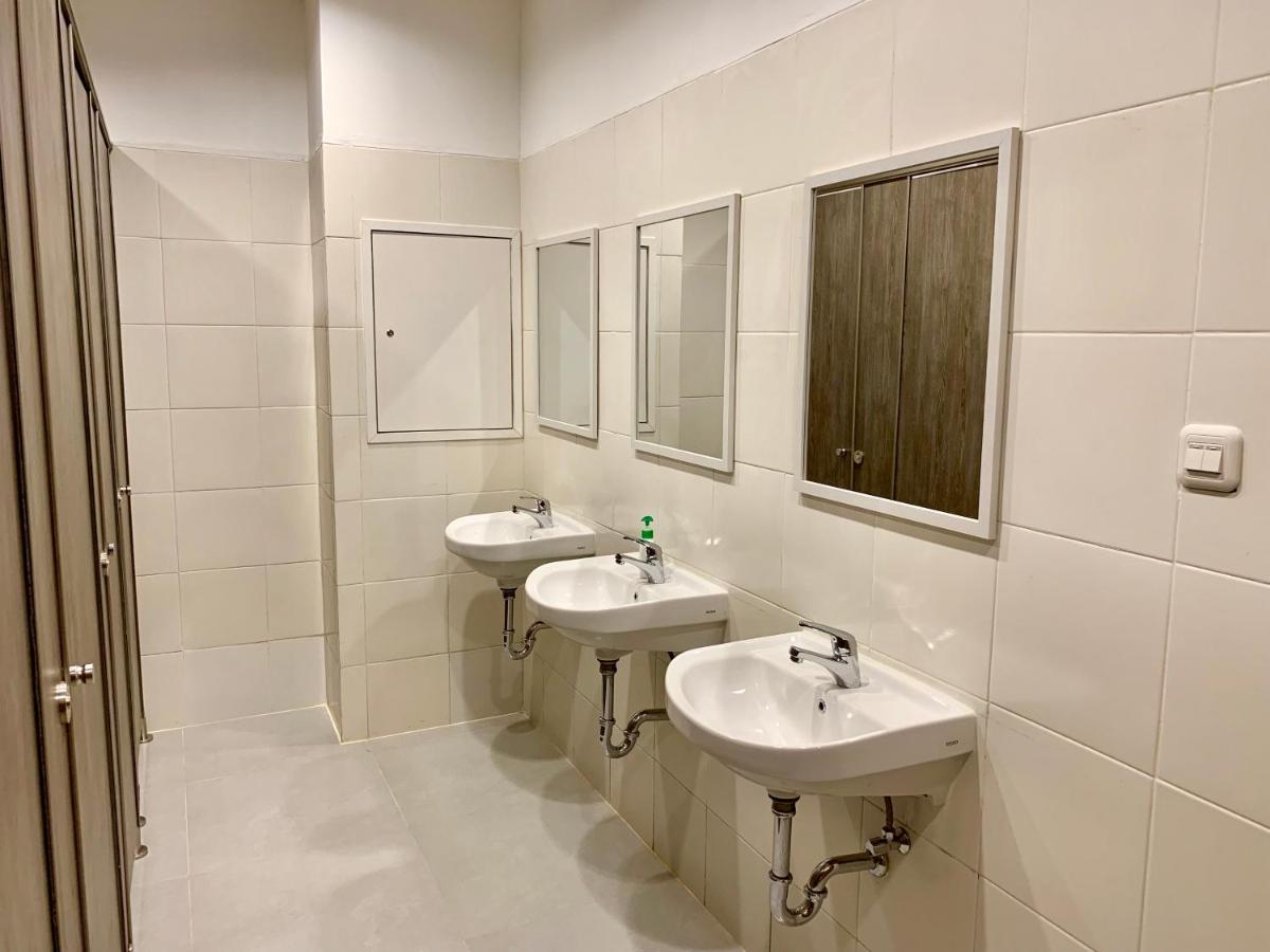 Stay Inn Hostel Джакарта Екстериор снимка