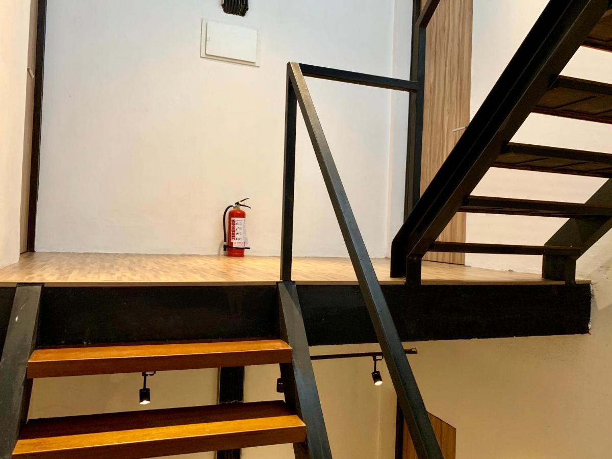 Stay Inn Hostel Джакарта Екстериор снимка