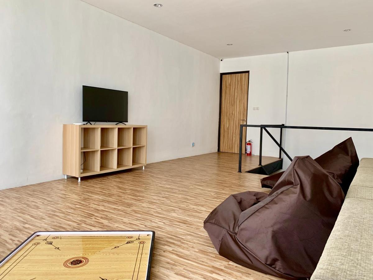 Stay Inn Hostel Джакарта Екстериор снимка