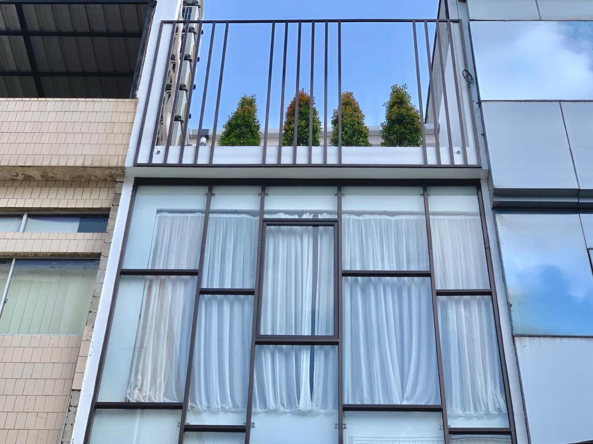 Stay Inn Hostel Джакарта Екстериор снимка