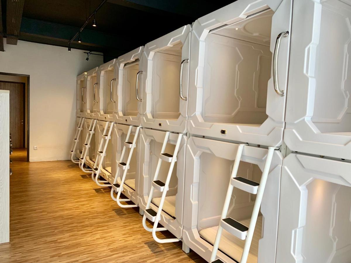Stay Inn Hostel Джакарта Екстериор снимка